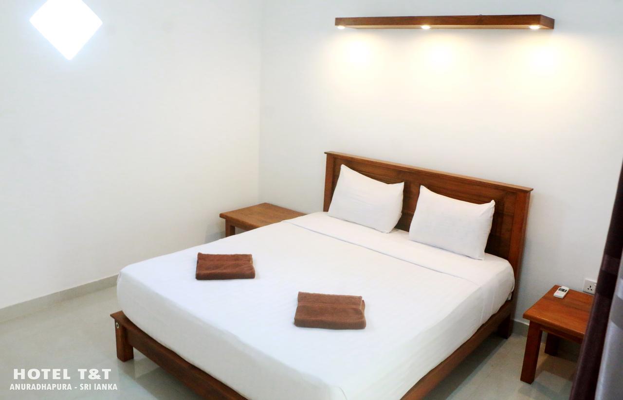 Hotel T & T Anuradhapura Exteriör bild