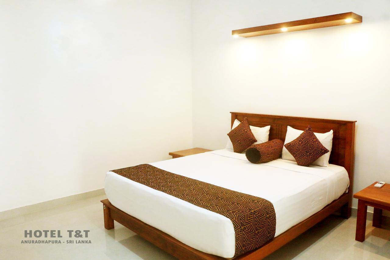 Hotel T & T Anuradhapura Exteriör bild